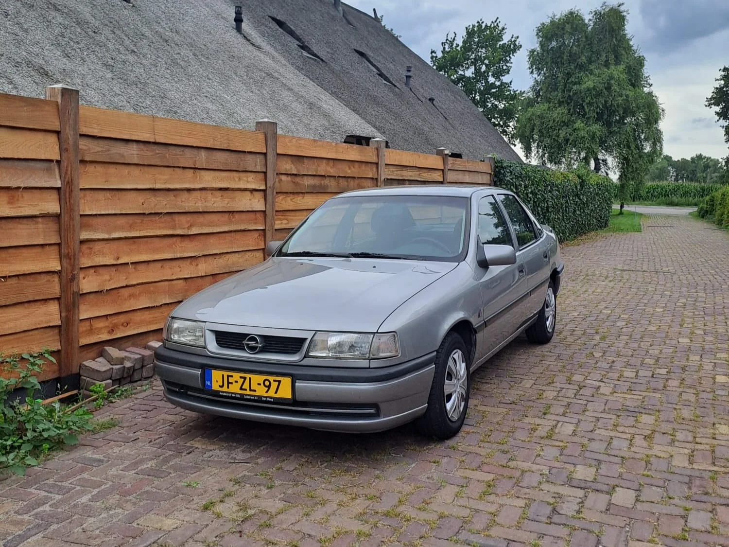 Opel Vectra A.webp